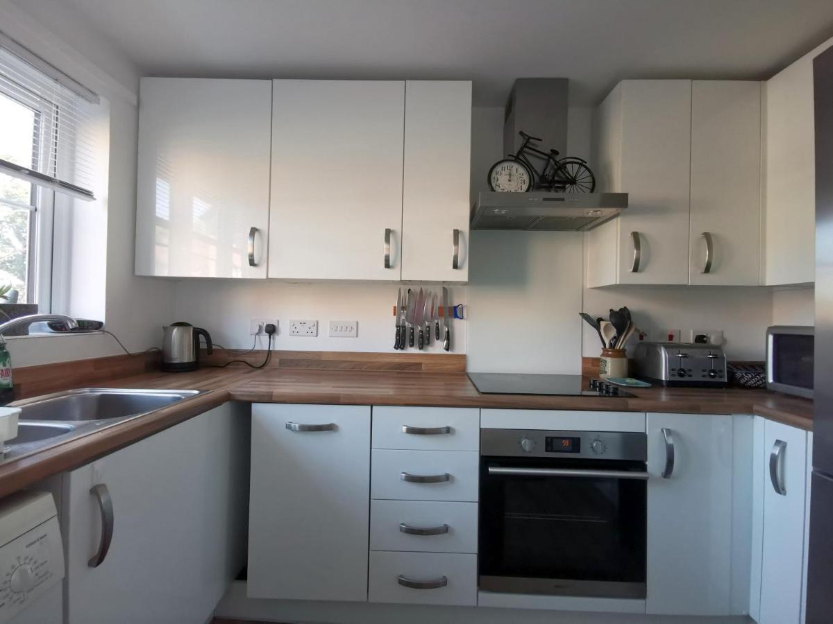 2 Bedroom House With Free Parking Lyme Regis Esterno foto